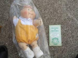 lot 7 image: Eldridge Stew born November 1str cabbage patch Doll .Comes  with adoption and birth papers