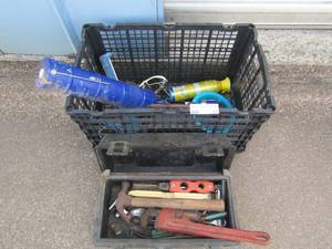 lot 17 image: Caulking gun, hammer, wrenches small level and more