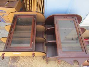 lot 237 image: SMALL CURIO CABINETS 1 DOOR WITH SIDE SHELVES 21 X 18.5 QTY 2