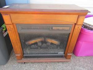 lot 243 image: ELECTRIC FIREPLACE - UNTESTED, ON WHEELS 24 X 25 X 10