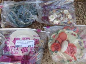 lot 251 image: MINI POTTERY TEA SETS & PLAY SETS   4 BAGS
