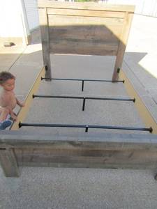 lot 261 image: QUEEN SIZE BED FRAME - WEATHERED WOOD LOOK -HB, FB, & SIDE RAILS