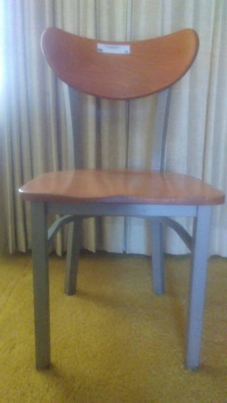 lot 19 image: Teacher Desk Chair