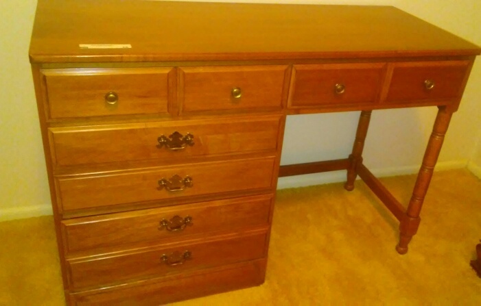 lot 66 image: Maple Desk