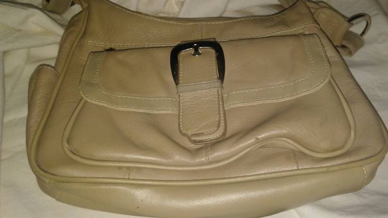 lot 82 image: Lady Handbag