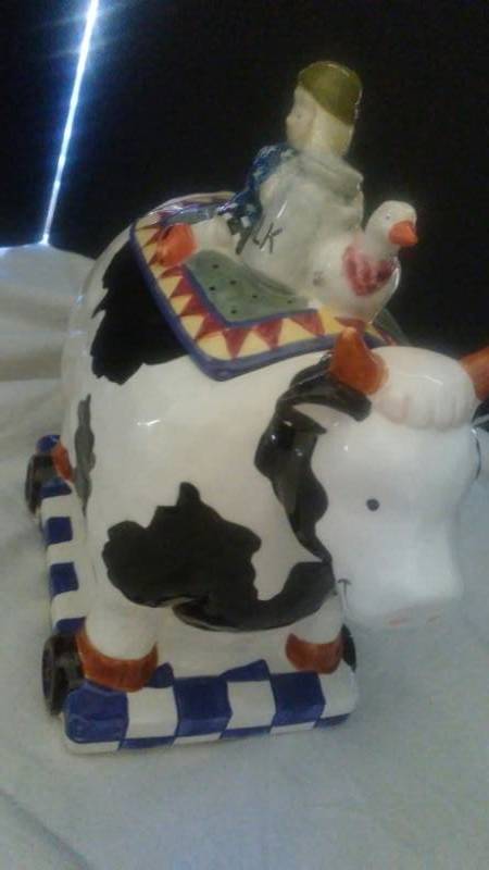 lot 100 image: Hand Painted Cow Cookie Jar