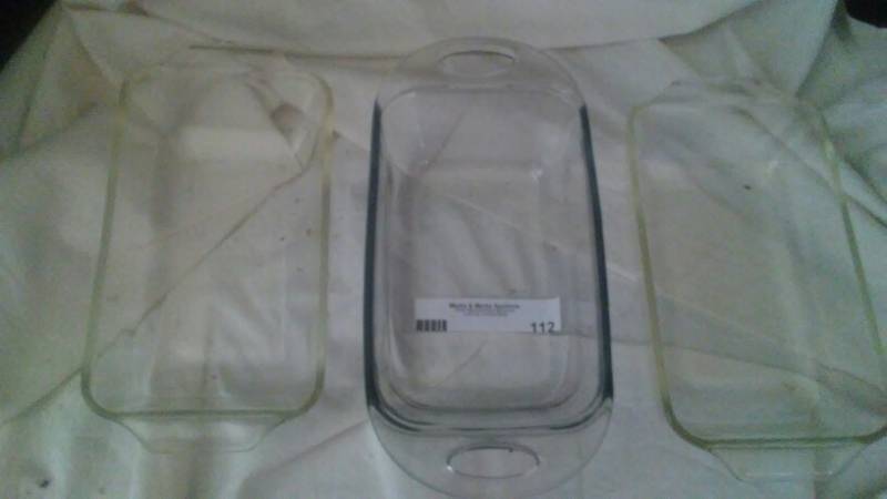 lot 112 image: Pyrex Glass