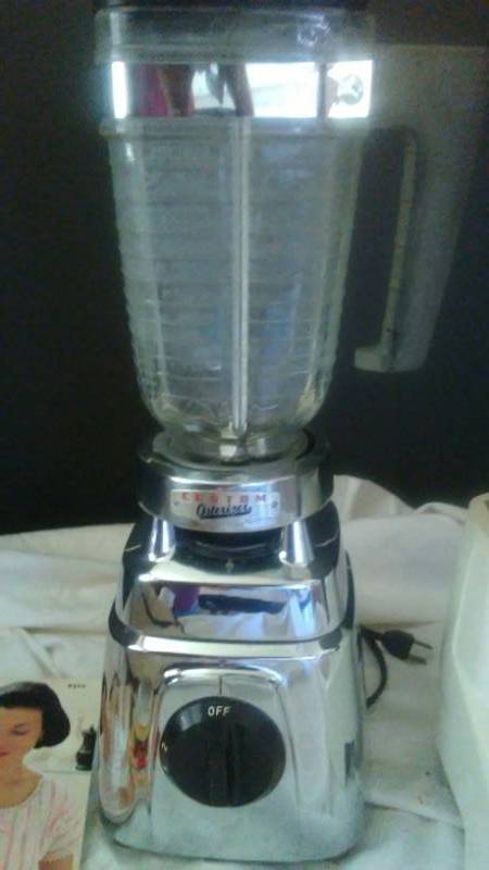 lot 115 image: Osterizer Blender