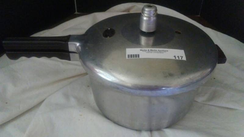 lot 117 image: Pesto Pressure Cooker