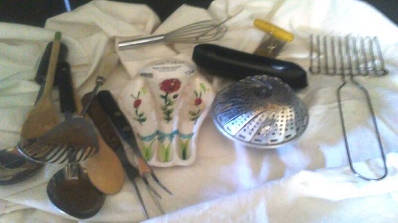 lot 134 image: Kitchen Utensils