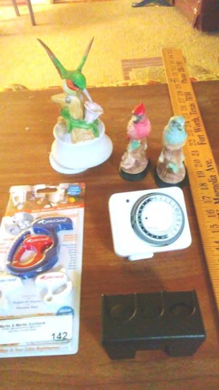 lot 142 image: Assorted items