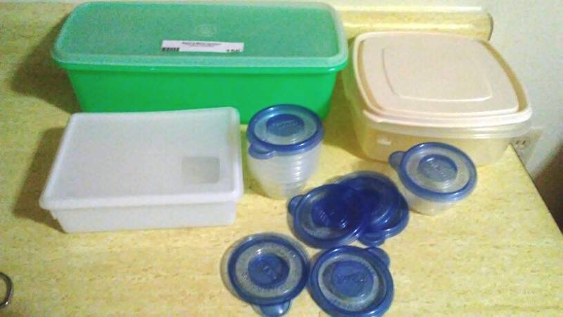 lot 150 image: Tupperware container and more