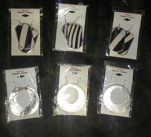 lot 3 image: Venus Fashion Jewelry