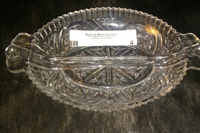 lot 4 image: Oval Glass Plate