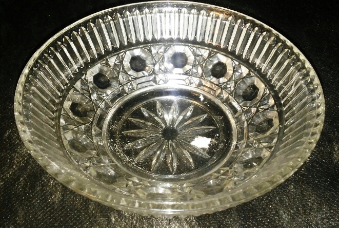 lot 41 image: Round Glass Dish