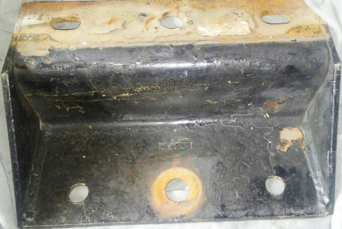 lot 165 image: Trailer Hitch Bracket