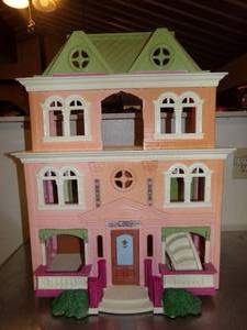 lot 42 image: Large Dollhouse Folding Sweet Streets Doll House 28 H x 40 W Open