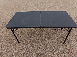 lot 63 image: Small Fold Out Table For Kids