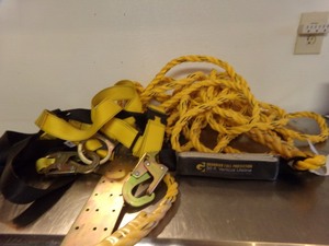 lot 73 image: Safety Harness- Guardian Fall Protection 500 ft. Vertical Lifeline
