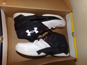 lot 82 image: Under Armour Curry Suit & Tie  Size 15 Athletics Mens Shoes