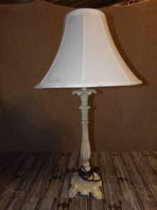 lot 95 image: Ivory Elegant Lamp
