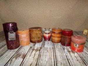 lot 139 image: Brown, Red &amp Orange Tones Candle Bundle