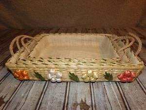 lot 184 image: Set of Three Floral Hand Woven Basket To Carry CasseroleBaking Dishes&nbsp