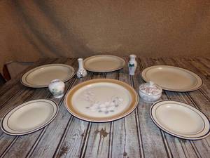 lot 188 image: Plate Set With 4 Porcelain Miniatures