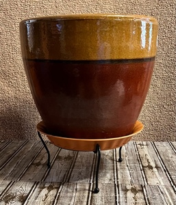 lot 216 image: Large Planter Pot & Planter Stand