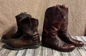 lot 229 image: Mens Sizw 9 12 Red Wing Steel Toe Work boots & Tony Lama Cowboy Boots