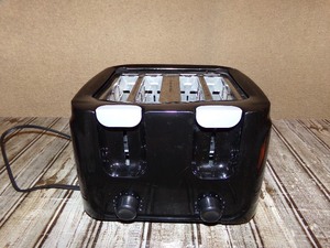 lot 245 image: Four Slice Toaster