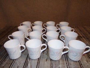lot 250 image: Corning Tea Cups