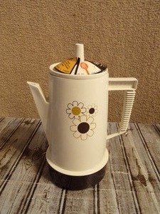 lot 299 image: Betty Crocker Poly Perk Coffee Maker New 4-8 Cups Vintage #7508