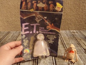 lot 302 image: LJN Universal Studio E.T. Wind-up #1210