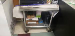 lot 9 image: Small Stainless Steel Rolling table