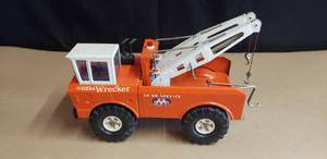 lot 15 image: Vintage 1970s Mighty Tonka Wrecker