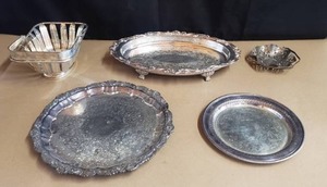 lot 25 image: Lot of 5 Vintage Serving Dishes