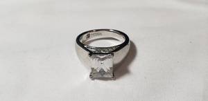 lot 64 image: Sterling Ring - Stamped 925 - Size 6