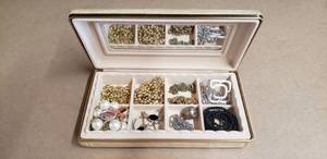lot 82 image: Lot of Costume Jewelry Necklaces with Case