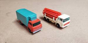 lot 123 image: Lot of 2 Vintage Matchbox Work Trucks - Refrigerator Truck No. 44 & Girder Truck No. 58