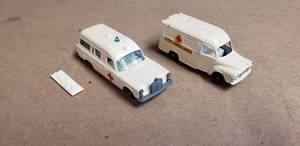lot 126 image: Lot of 2 Vintage Matchbox Ambulances - Lomas Ambulance No. 14 & Mercedes Benz BinzAmbulance with Injured Patient No.3