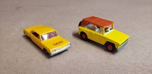lot 132 image: Lot of 2 Vintage Matchbox Cars - Field Car No.16 & Chevrolet Impala Taxi No. 20