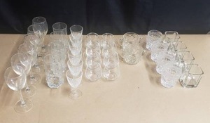 lot 149 image: Large Lot of Glass Stemware & Cups, 34 Pieces