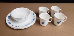 lot 152 image: 12 Piece Corning Ware EVE Dinner Set w Plates, Bowls & Cups