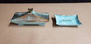 lot 155 image: Beautiful California Originals Pottery #561 Gold Trim Tray w Lid & #361 Gold Trim Ashtray