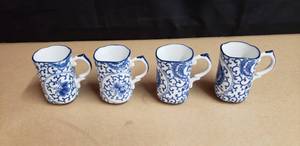 lot 157 image: Lot of 4 Takahashi Japanese Cobalt Blue Cups