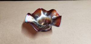 lot 170 image: Vintage Carnival Glass Candy Dish
