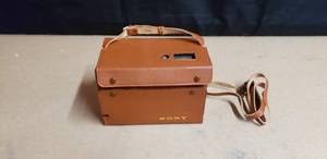 lot 214 image: Vintage Sony Portable TV Battery Pack