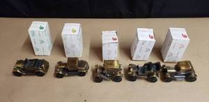 lot 248 image: Lot of 5 Vintage Banthrico Fort Worth National Bank Metal Coin Banks