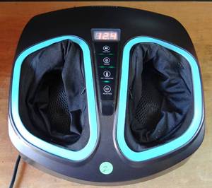lot 2 image: InvoSpa FMSS-531 Electric Deep Kneading Shiatsu Foot Massager